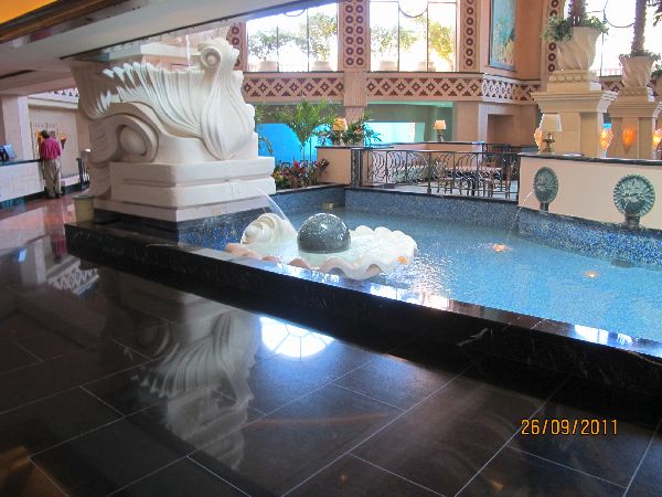 Hotel Atlantis Aquarium